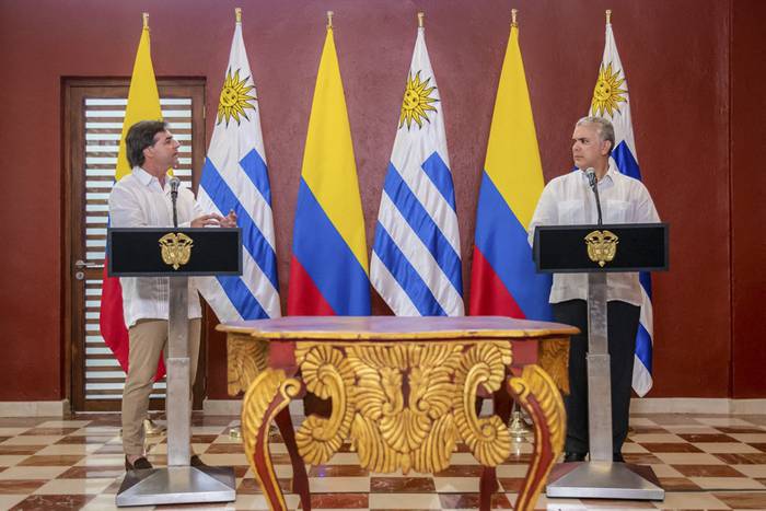 Luis Lacalle Pou e Iván Duque, durante la conferencia de prensa conjunta en Cartagena, Colombia. Foto: s/d de autor, presidencia de Colombia.