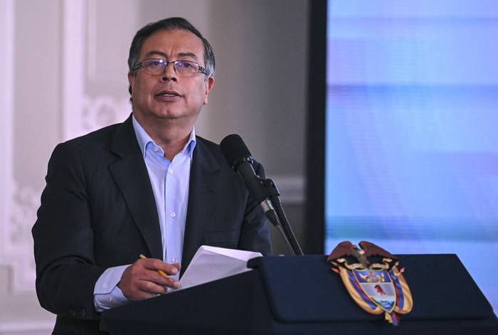 Gustavo Petro durante una conferencia de prensa por los primeros cien días de su gobierno, el 15 de noviembre, en el Palacio Nariño en Bogotá. · Foto: Juan Barreto, AFP