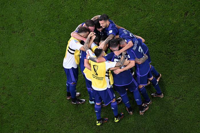 Los jugadores de Argentina celebran el segundo gol a  Polonia, en el estadio 974 en Doha. · Foto: Kirill Kudryavstsev, AFP