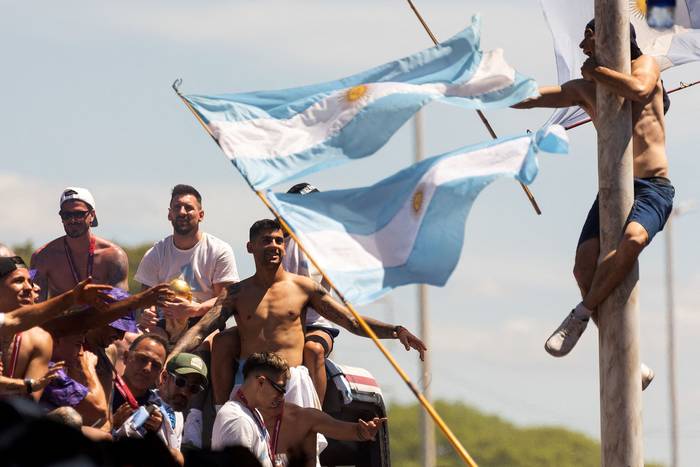La selección Argentina, durante la caravana, el 20 de diciembre, en Buenos Aires. · Foto: Tomás Cuesta, AFP