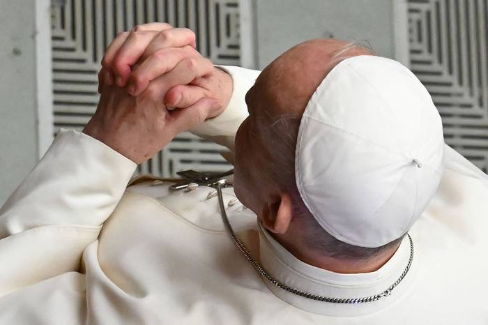 El papa Francisco durante su audiencia general semanal en el salón Pablo VI, el 4 de agosto de 2021,  en el Vaticano. · Foto: Alberto Pizzoli, AFP