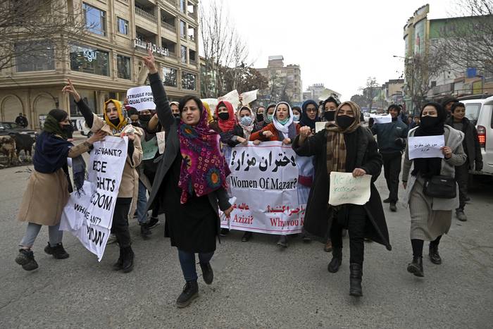 Manifestación por los derechos de las mujeres en Kabul, el 16 de enero. · Foto: Wakil Kohsar, AFP
