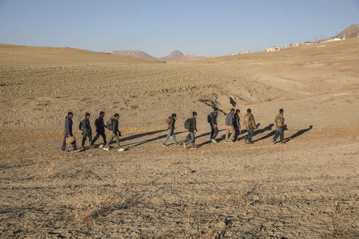 Refugiados afganos en un valle de las afueras de Van, el 23 de octubre de 2021. Desde que el movimiento talibán tomó el poder, miles de personas han dejado Afganistán e intentan llegar a Turquía vía Irán.