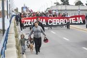 La Columna Cerro-La Teja, marchando hacia el acto  por el día internacional de los trabajadores.