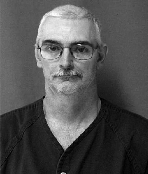  Fotografía facilitada por el U.S. Marshals Service (Policía que se ocupa de la protección ciudadana en Estados Unidos) que muestra a David Stone, Sr. después de su arresto el 28 de marzo junto con otros siete miembros de la milicia cristiana Hutaree. 