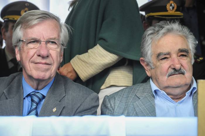 Danielo Astori y José Mujica (archivo, mayo de 2011). · Foto: Santiago Mazzarovich, adhocfotos