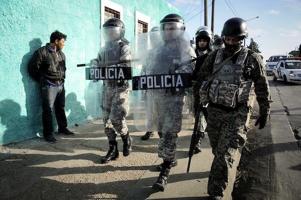 Operación de la Policía en Montevideo (mayo de 2016) · Foto: Javier Calvelo, adhocFOTOS