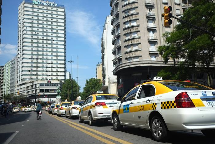 Movilización de taxistas por 18 de julio. (archivo, enero 2018) · Foto: Pablo Vignali