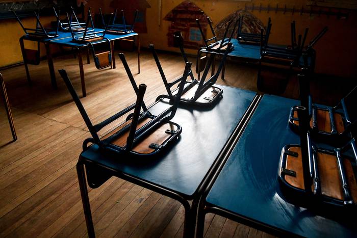 Salón de clases de una escuela en Montevideo (archivo, setiembre de 2021). · Foto: Javier Calvelo, adhocFOTOS