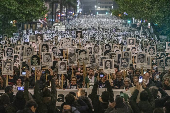 Foto principal del artículo '¿Dónde están? La pregunta que una multitud volvió a hacer en la Marcha del Silencio' · Foto: .