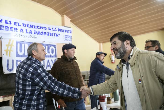 Reunión de dirigentes del Frente Amplio con la Mesa Nacional de Un Solo Uruguay, en San José. · Foto: Agustina Saubaber