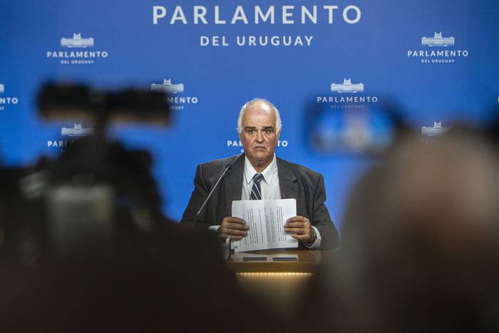 Gustavo Penadés, el 29 de marzo de 2023,  en el Anexo del Palacio Legislativo. · Foto: .