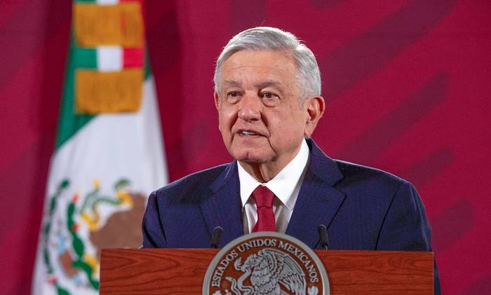 Andrés Manuel López Obrador, presidente de México, durante su rueda de prensa matutina este lunes, en el Palacio Nacional, en Ciudad de México. · Foto: EFE, presidencia de México