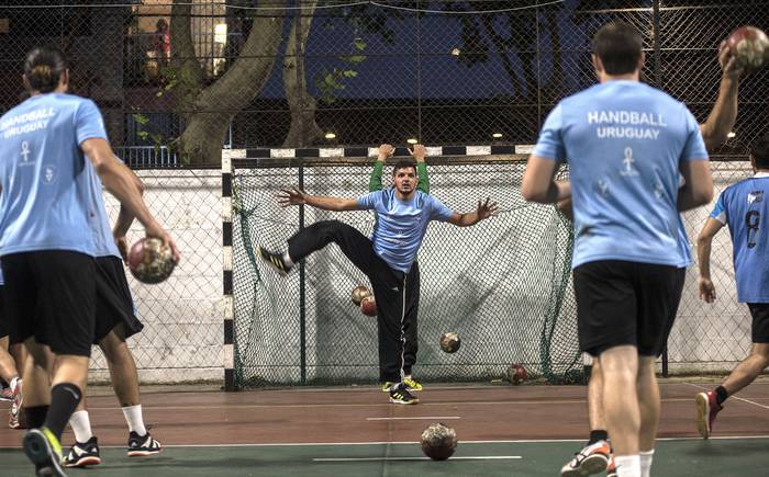 Entrenamiento de la selección uruguaya de handball. · Foto: Natalia Rovira