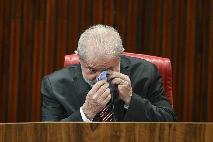 Luiz Inácio Lula da Silva, durante la ceremonia de certificación en la sede del Tribunal Superior Electoral en Brasilia, el 12 de diciembre de 2022. · Foto: Evaristo Sa