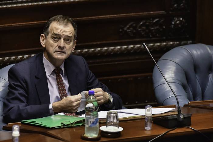 Guido Manini Ríos, el 6 de junio de 2021, en la Cámara de Senadores. · Foto: Federico Gutiérrez