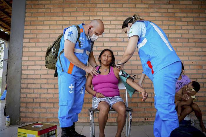 La Fuerza Nacional de Salud brasileña realiza controles en la comunidad Yanomami, el 24 de enero, en Boa Vista, estado de Roraim.
foto:igor evangelista / ministerio de salud de brasil/ AFP