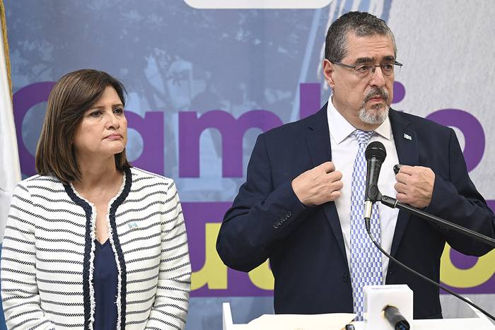 Karin Herrera y Bernardo Arévalo, durante una conferencia de prensa en Ciudad de Guatemala el 1º de setiembre de 2023. · Foto: Johan Ordonez, AFP