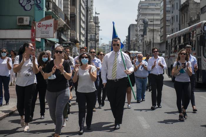 Movilización de la Asociación de Bancarios del Uruguay por 18 de Julio, archivo noviembre de 2021. Foto: Alessandro Maradei