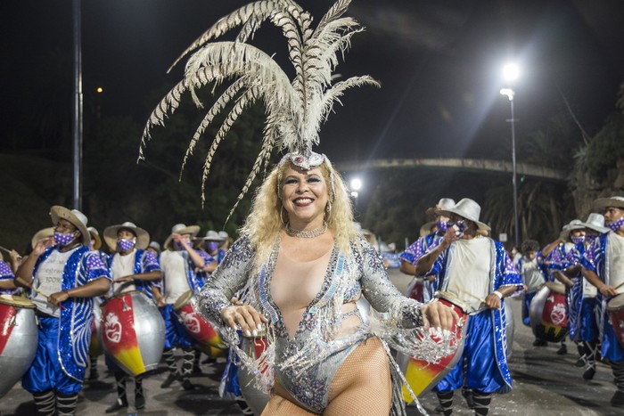 Comparsa Integración, durante el Desfile Inaugural de Carnaval (archivo, enero de 2022). · Foto: Natalia Rovira