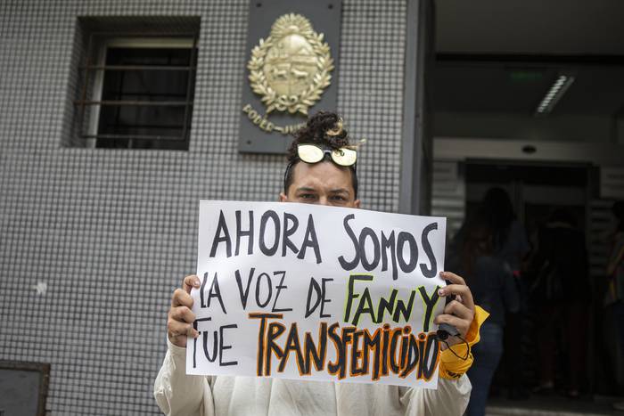 Juzgado de Juan Carlos Gomez, luego de la audiencia por la imputación del transfemicidio de Fanny Aguiar. · Foto: .