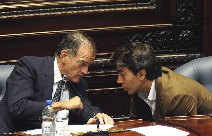 Guido Manini Ríos y Luis Sartori (archivo, marzo de 2022). · Foto: Federico Gutiérrez