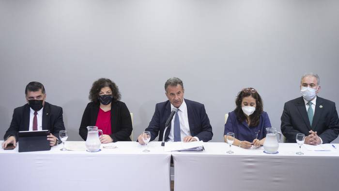 Julio Borba, Carla Vizzotti, Daniel Salinas, Begoña Yarza y Marcelo Queiroga, el 22 de marzo, en el hotel NH. · Foto: .