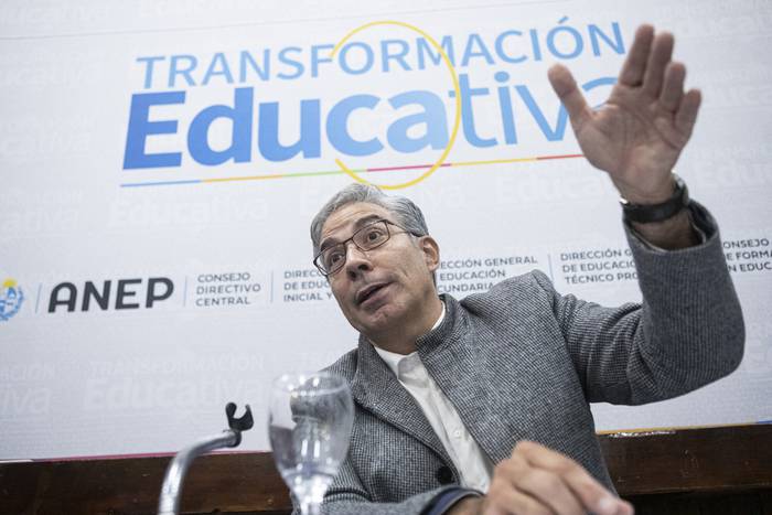 Robert Silva, durante una charla abierta de autoridades de la educación sobre la Reforma Educativa en la escuela N° 50 de Colón (archivo, mayo de 2022). · Foto: .