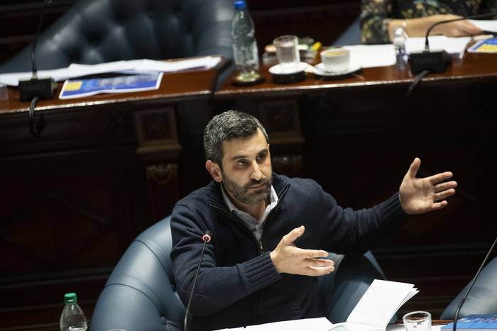 Daniel Caggiani, durante una sesión en la Cámara de Senadores (archivo, junio de 2022). · Foto: .