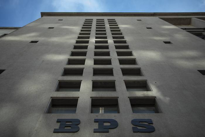 Banco de Previsión Social, en Montevideo (archivo, junio de 2022). · Foto: .