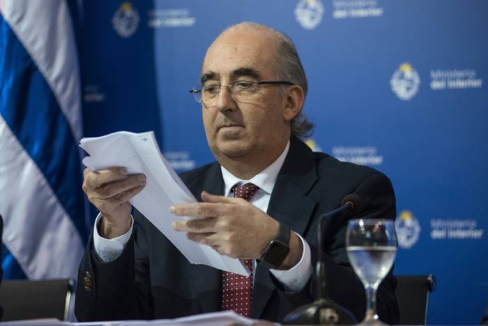 Guillermo Maciel, durante una conferencia de prensa en el Ministerio del Interior, en Montevideo (archivo, julio de 2022). · Foto: Alessandro Maradei