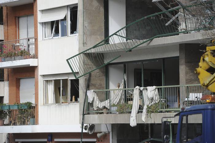 Explosión en un edificio en Villa Biarritz, sobre la calle Leyenda Patria, el 22 de julio. · Foto: Federico Gutiérrez