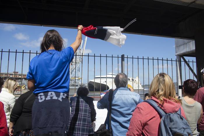 Llegada de uruguayos al puerto de Montevideo para votar en el balotaje (archivo, noviembre de 2019). · Foto: Alessandro Maradei