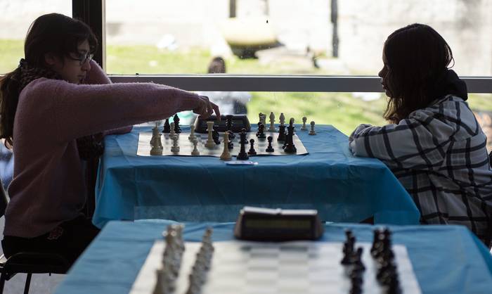 Torneo femenino de ajedrez, este domingo, en la Facultad de Ingenieria. · Foto: Alessandro Maradei