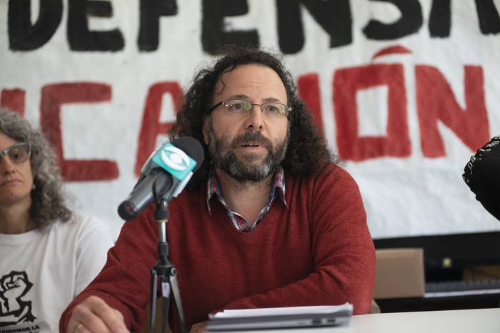 Héctor Cancela, el 27 de setiembre, durante la conferencia de prensa realizada en el Instituto Superior de Educación Física. · Foto: Alessandro Maradei