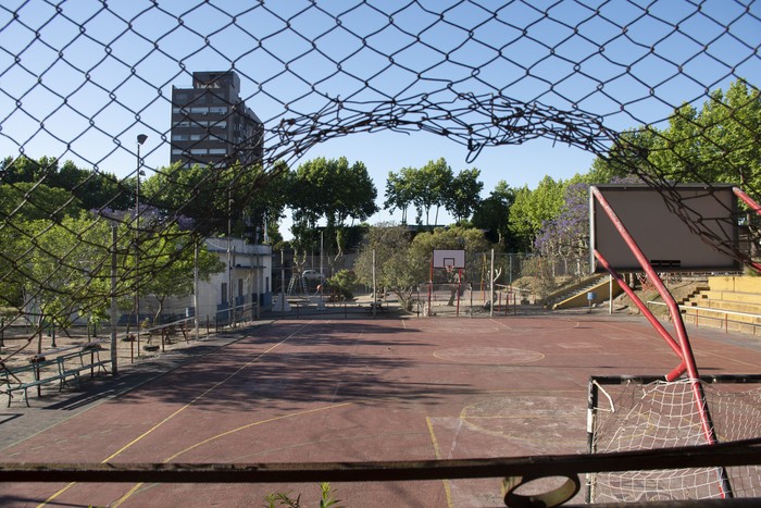 Foto principal del artículo 'Secretaría Nacional de Deporte desistió de vender plaza de Deportes de Colonia del Sacramento' · Foto: Ignacio Dotti