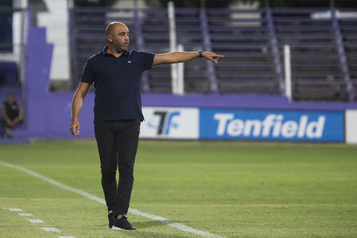 Marcelo Méndez, director técnico de Defensor Sporting. · Foto: Camilo dos Santos