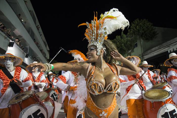 Desfile de llamadas por Isla de Flores (archivo, febrero de 2023). · Foto: Natalia Rovira