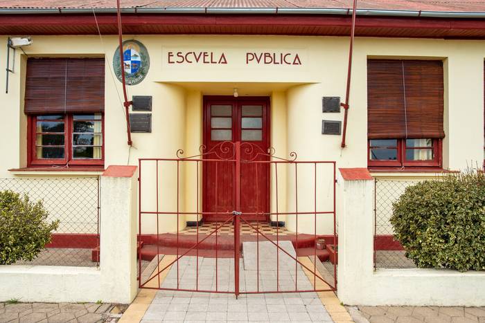 Escuela Pública en pueblo Agraciada, en Soriano. · Foto: Ignacio Dotti