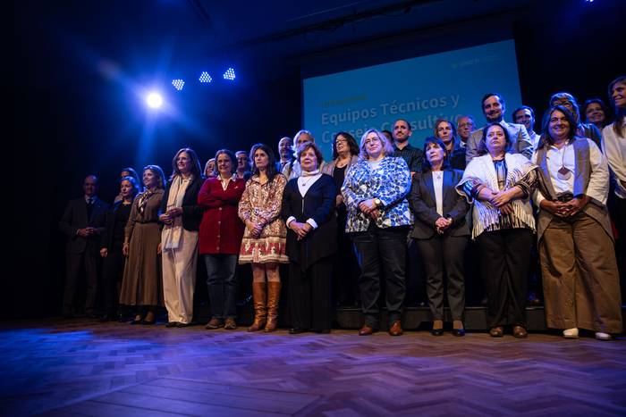 Lanzamiento de los equipos técnicos y el consejo consultivo que elaborarán los programas de segundo y tercer año de Educación Media Superior, el 24 de abril, en la sala Vaz Ferreira, en Montevideo. · Foto: Mara Quintero