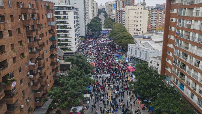 Vista de avenida del Libertador, durante el acto del 1° de Mayo, en Montevideo. · Foto: Ernesto Ryan