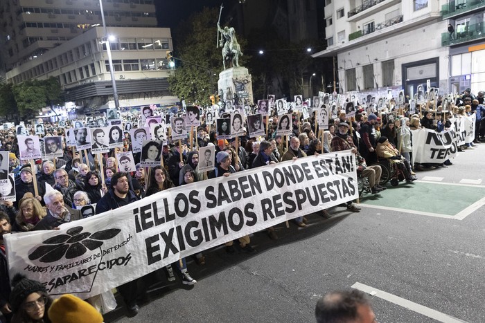Marcha del Silencio, el 20 de mayo, en el centro de Montevideo. · Foto: Camilo dos Santos