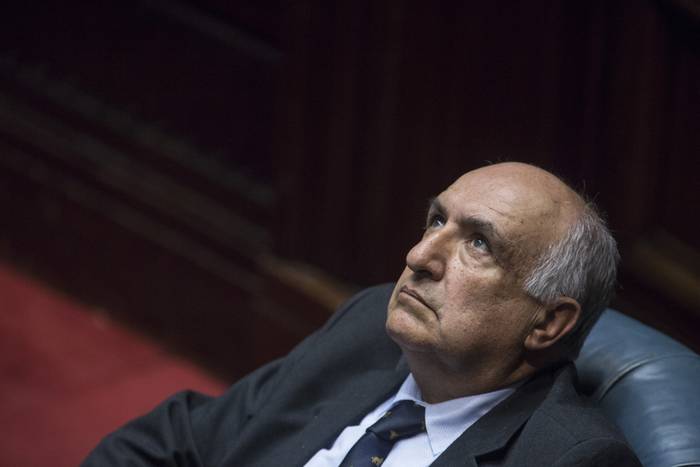 Guillermo Domenech, durante una sesión de la Cámara de Senadores (archivo, setiembre de 2020). · Foto: .