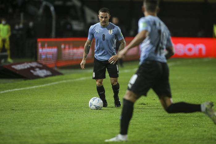 Nahitan Nández en el partido de las eliminatorias contra Bolivia, en el Campeón del siglo (archivo, setiembre de 2021). · Foto: .