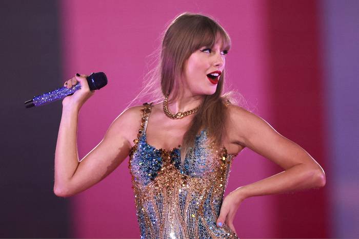 Taylor Swift el 7 de agosto de 2023, en el estadio Sofi, en Inglewood, California. · Foto: Michael Tran, AFP