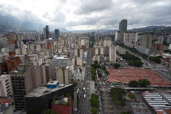 Vista de la ciudad de Caracas, el 12 de septiembre. · Foto: Yuri Cortez / AFP