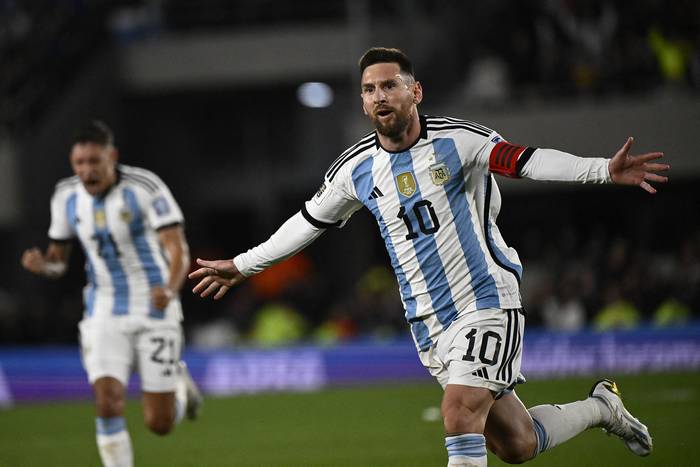 Lionel Messi tras marcar el gol a Ecuador, en el estadio Monumental, en Buenos Aires (07.09.2023). · Foto: Luis Robayo, AFP