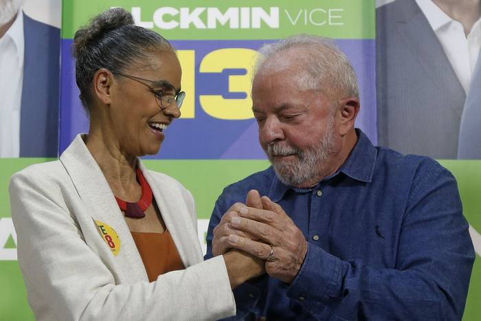 Marina Silva y Luiz Inácio Lula da Silva durante una conferencia de prensa en San Pablo, Brasil (12.09.2022). · Foto: Miguel Schincariol, AFP