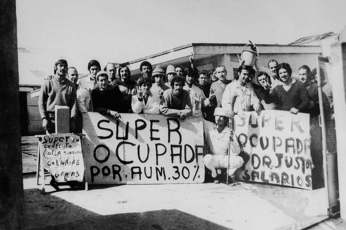 Ocupación de fábrica, año 1972. · Foto: Aurelio González