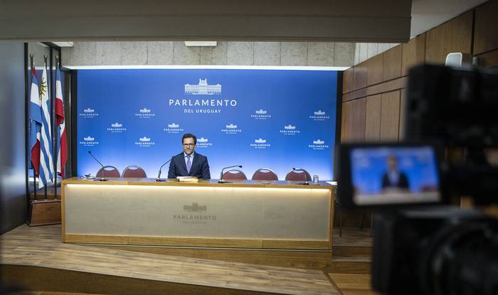 Conferencia de prensa de Germán Cardoso, este 16 de noviembre, al finalizar la investigadora de Turismo. · Foto: .